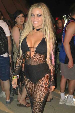 Carmen Electra Cartoon Porn - CARMEN ELECTRA: U GOT THE LOOK! â€“ Janet Charlton's Hollywood, Celebrity  Gossip and Rumors