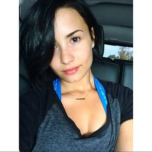 no tits fat hairy girl - Pin for Later: Cameron Diaz and More Celebrities Embrace the Makeup-Free  Selfie Demi Lovato Demi let her freckles shine in a \