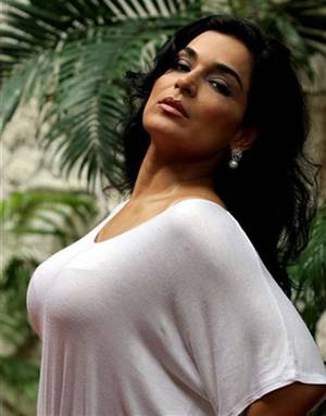 meera pakistani actress nude - I want to compete with Priyanka Chopra: Pakistani actress Meera