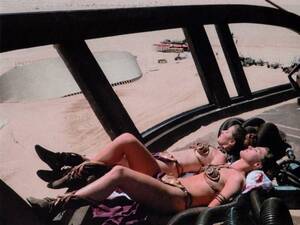 Carrie Fisher Porn - Carrie Fisher and her stunt double in Tunisia, catching some sun in-between  takes, both wearing \