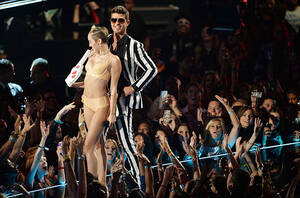 Miley Cyrus Robin Thicke Porn - Miley Cyrus Gets Furry, Teams With Robin Thicke for 'Blurred Lines' at MTV  VMAs