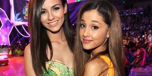 Ariana Grande Victoria Justice Sex - This Old Clip of Victoria Justice and Ariana Grande Getting Petty Is Now a  Hilarious Meme