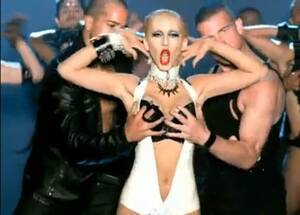 latex christina aguilera porn - Christina Aguilera : Porno-chic, scÃ¨nes lesbiennes et imagerie SM... Les  codes de Madonna et Lady Gaga pour son nouveau clip ! - Purepeople