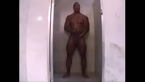Bodybuilder Shower Porn - Black BodyBuilder In Shower - XVIDEOS.COM