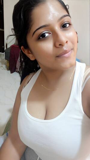 chubby girlfriend big tits - Indian Big Tits Chubby GF Nude Selfie Leaked (9 pictures) - Shooshtime