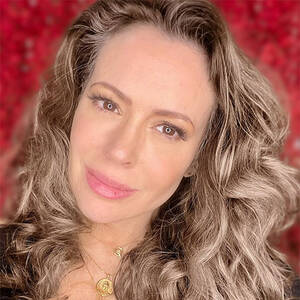 Lesbian Licking Pussy Alyssa Milano - Between Two Palms - The Studios of Key West