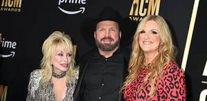 carter cruise threesome - Dolly Parton Admits She Wants A 'Threesome' With Garth Brooks & Trisha