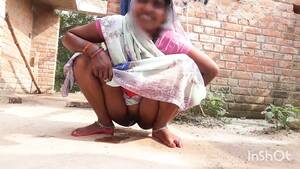 Indian Pissing Porn - XXX video Indian aunty pissing outdoor and i see her hot pussy | AREA51.PORN