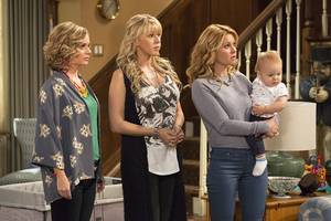 Fuller House Sexy - 4. Please re-frame that shot. â€” Speaking for a moment more about Stephanieâ€¦  If you saw the first episode, you know that Jodie Sweetin (allegedly) had  breast ...