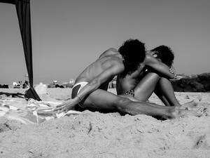 Amateur Hd Beach Nude - Beach Lovers by Erica Reade | Photo Article