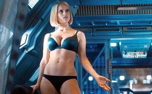 Alice Eve Underwear Porn - Alice Eve Refuses To Apologize For Star Trek Underwear Scene, Even Though  Others Have