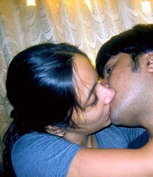 Indian Couple Kissing Porn - Desi Couple Hot Kissing Photo | Indiandesi.In