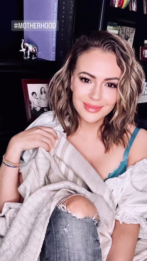 Christina Applegate Alyssa Milano Porn Captions - Alyssa Milano | Photos sexy blog / Sexy pictures blog