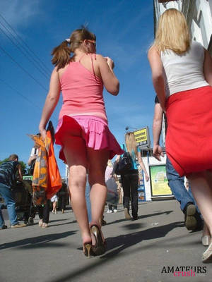 accidental candid upskirt - candid voyeur of accidental upskirt in her pink skirt showing her ass in  public