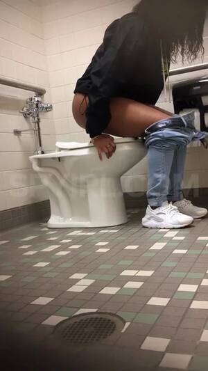 black girl voyeur shower - College toilet voyeur: Thick Black Girl - ThisVid.com