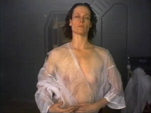 Alien Resurrection Porn - Sigourney Weaver - Alien: Resurrection, test (1997) - Celebs Roulette Tube