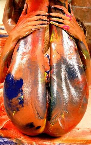 Hairy Pussy Body Paint - Hairy vagina. Tanned blonde painting her go - XXX Dessert - Picture 11