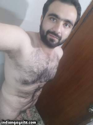 hairy nude pakistani - Hairy naked daddy from Pakistan shows body - Indian Gay Site