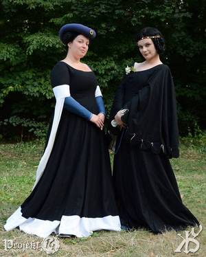 German Medieval Porn - The Reenactor's Porn : Photo (it's my favorite Duc de Berry dress! Black and
