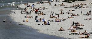 naked beach natural - Why Munich Went Ahead and Set Up 6 Official 'Urban Naked Zones' - Bloomberg