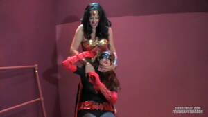 Batgirl Porn Cosplay Wonder Woman - Wonder woman & Batwoman The SHADE | xHamster