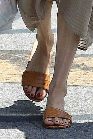Angelina Jolie Feet Porn - Feet Fetish or Not! Here are 40 celebrity feet you should definitely check  out â€“ Married Biography