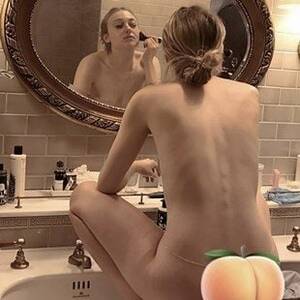 Dakota Fanning Nude Porn - Dakota Fanning Nude Photos & Naked Sex Videos