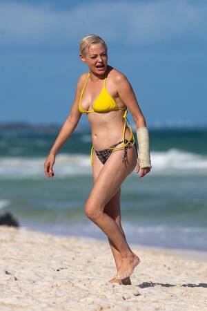 candid nude beach blondes - WILL SOMEBODY PLEASE GIVE ROSE MCGOWAN A JOB? â€“ Janet Charlton's Hollywood,  Celebrity Gossip and Rumors