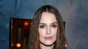 Keira Knightley Porn Captions - Keira Knightley Updates Nude Makeup With Fresh Pink Lips | Vogue
