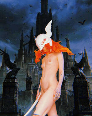 Grimes Porn - Grimes finally reveals her Halloween costume in spicy photos