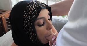 Muslim Pussy Licking - Lustful IT guy licks and fucks Muslim wife's pussy - ZB Porn