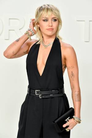 Miley Cyrus Brunette Porn - Miley Cyrus Teases New Music Era in 2023 | Hypebae