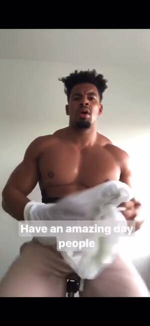 Big Chest Gay Porn - Hot Black Muscle Hunk with Huge Pecs - ThisVid.com