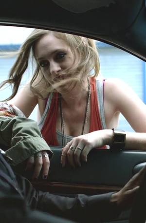 Mr. Roboto Full House Porn - Darlene in Mr. Robot S01E06