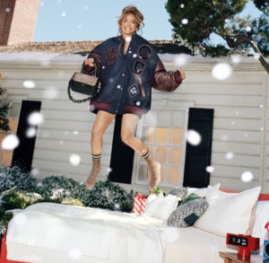 Jennifer Lopez Cum Porn - Descubre lo bien que se lo pasa Jennifer LÃ³pez celebrando la Navidad con  Coach Â¡dentro video!LOFF.IT