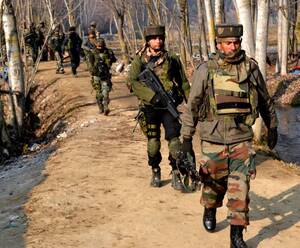 Indian Army Porn - Indian Army soldiers(and members of Special Forces) move towards a  terrorist encounter site in Kashmir, India; 18th Dec 2014. [1392x1149] :  r/MilitaryPorn