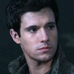 Falling Skies Porn Captions - EXCLUSIVE: Drew Roy Talks Changing Sides in Falling Skies Season 3