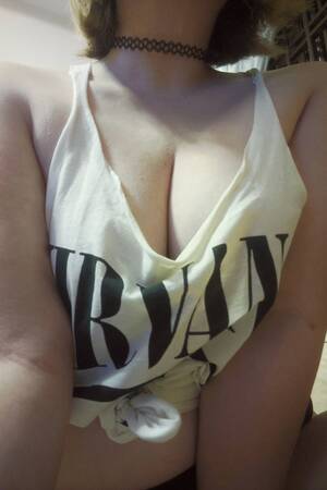 grungy - Always loved the 90s grunge aesthetic. Also cleavage, o[f] course! Porn Pic  - EPORNER