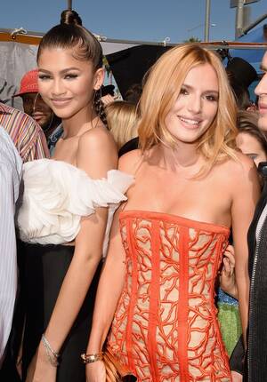 Bella Thorne And Zendaya Porn - Zendaya Backs Bella Thorne After Nude Photo Backlash: 'You F**king Broke My  Heart' | HuffPost Entertainment