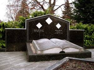 Grave Yard Hispanic Porn - Grave at Holmens Cemetary by marksdk, via Flickr