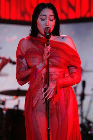 Noah Cyrus Porn - Noah Cyrus Delivers Drama in Risky Red Sheer Dress on 'Jimmy Kimmel'