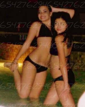 Demi Lovato And Selena Gomez Lesbian - Hot Breaking News Videos MasalaZol: Demi Lovato and Selena Gomez Lesbian in  Bikini - Photo leaked Out