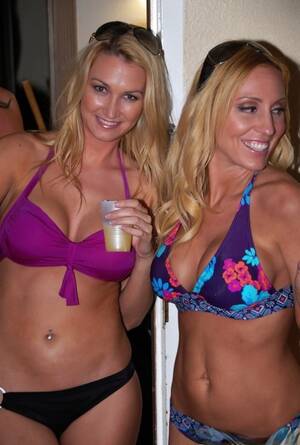 2 Piece Bikini Selfies - Two Piece Bikini Porn Pics & Nude Photos - NastyPornPics.com