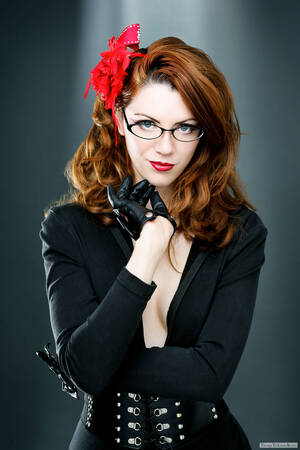 Gloves Glamour - Leather gloves Porn Pic - EPORNER