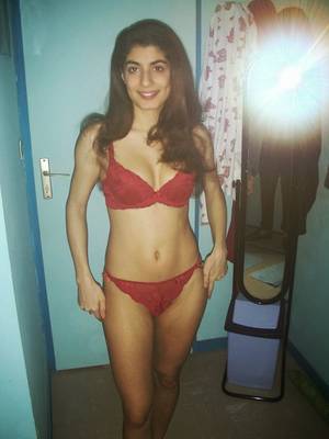 indian housewife panties - Beautiful Pakistani Housewife In Bikini In Room Photos