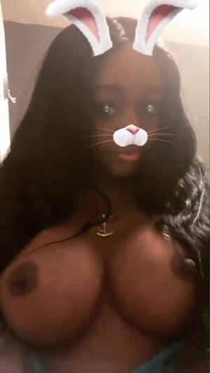 Azealia Banks Porn - Azealia Banks â€“ Showing off her new tits â€“ Famous Rapper - CamStreams.tv