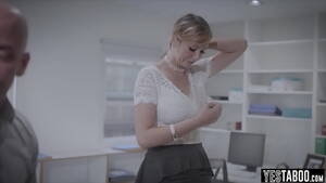 mature slut secretary heidi - Cute mature secretary gets rough fucked by her boss - XNXX.COM