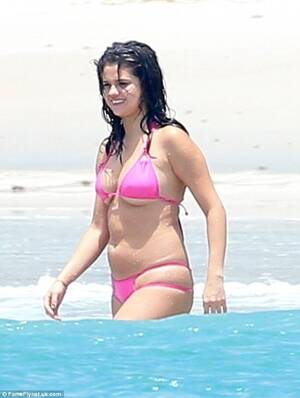 beach porn selena gomez - Do not try to date me right now': Happily single Selena Gomez reflects on  Justin Bieber 'heartbreak' and the public's 'appalling' reaction to her  bikini body | Daily Mail Online