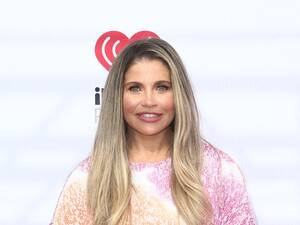 Danielle Fishel Lesbian Porn - Boy Meets World star Danielle Fishel says she was catfished by an adult man  when she was 12 | The Independent