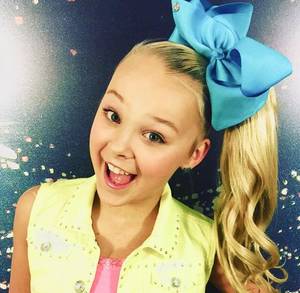 Jojo Siwa Fan Porn - Jojo Siwa, Dance Moms Girls, Bow Bow, Musical Ly, Favorite Person,  Youtubers, Selfies, Ann, Singers
